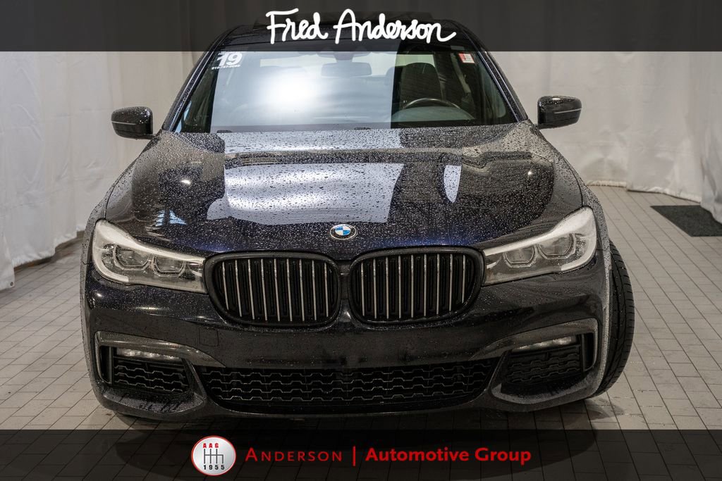 Used 2019 BMW 740i w/ M Sport Package RWD image 2