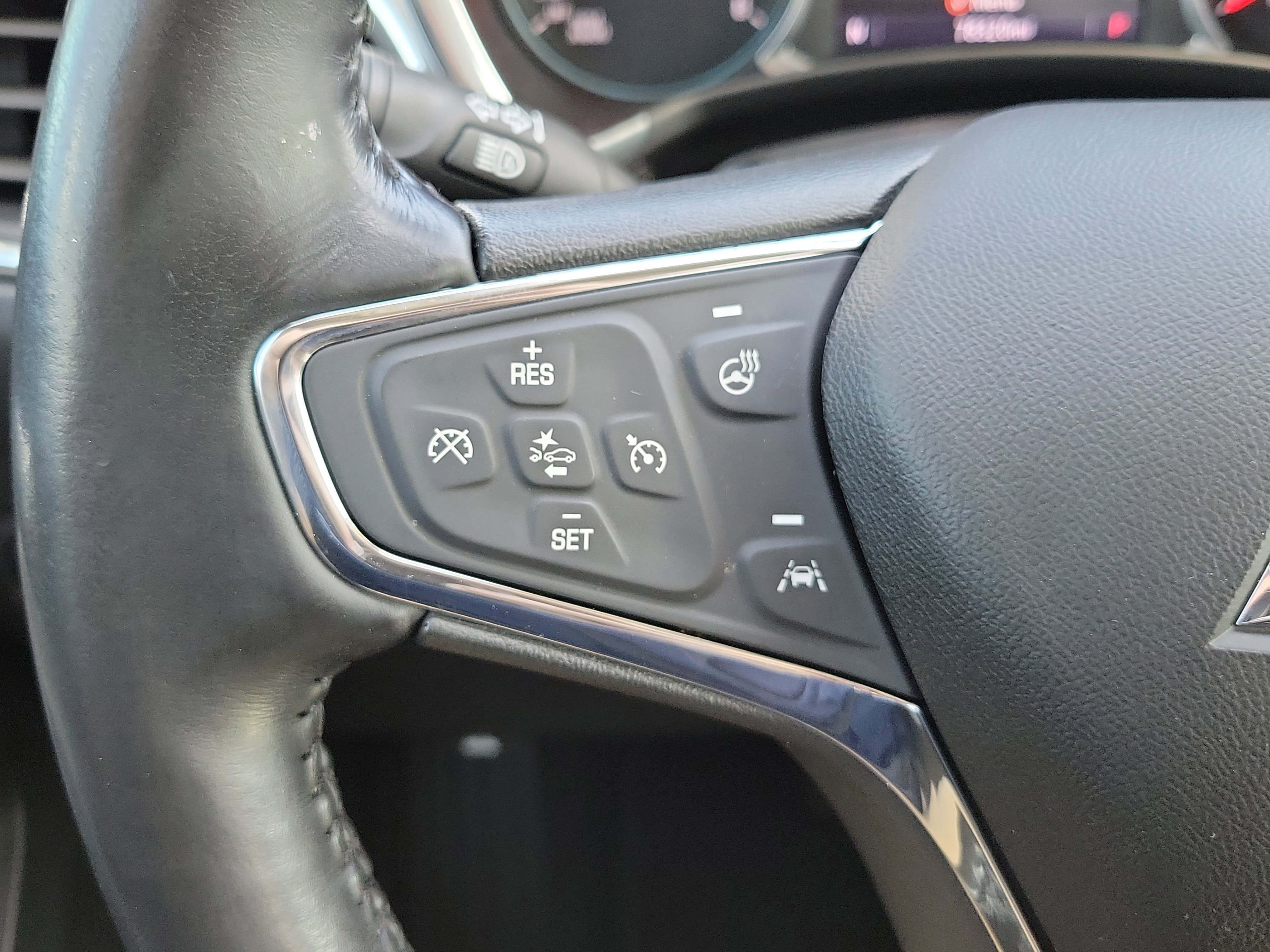 Used 2020 Chevrolet Equinox Premier image 30