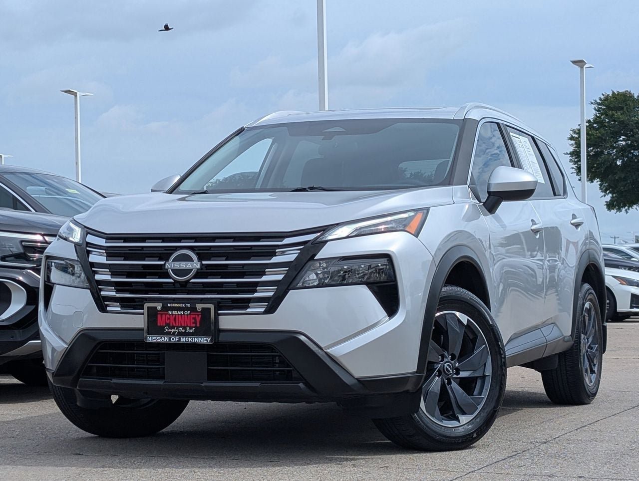 Certified 2025 Nissan Rogue SV w/ SV Premium Package FWD image 2