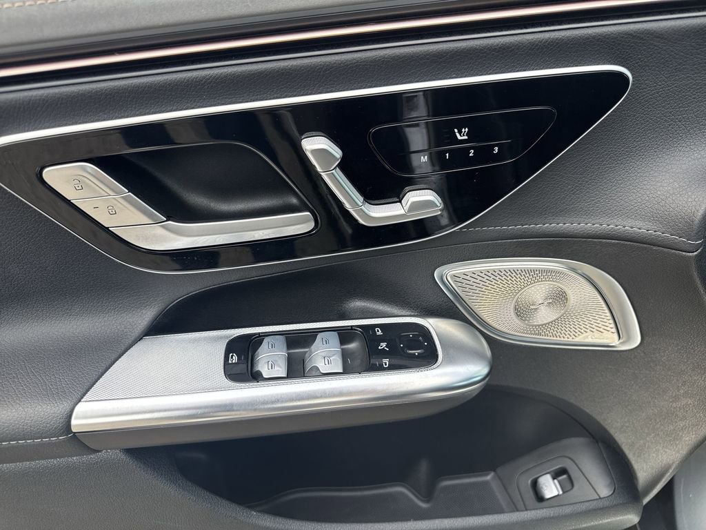 Used 2023 Mercedes-Benz EQE 500 4MATIC Sedan w/ Exclusive Trim Package image 15