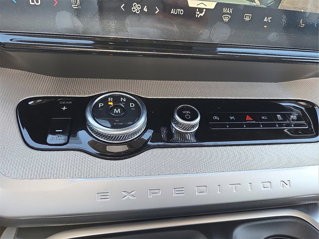 New 2025 Ford Expedition Active image 15