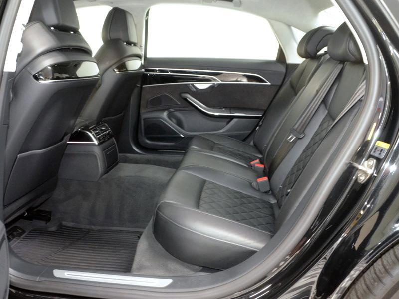 Used 2020 Audi S8 L image 32