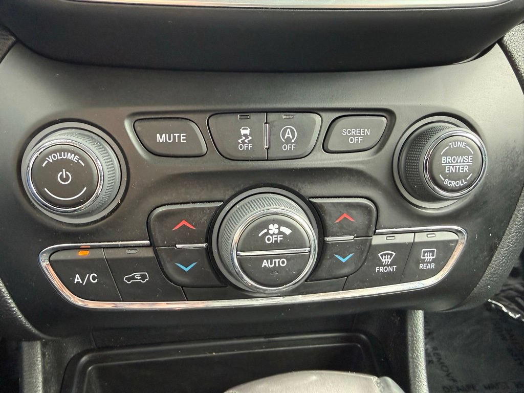Certified 2023 Jeep Cherokee Altitude Lux AWD/4WD image 20