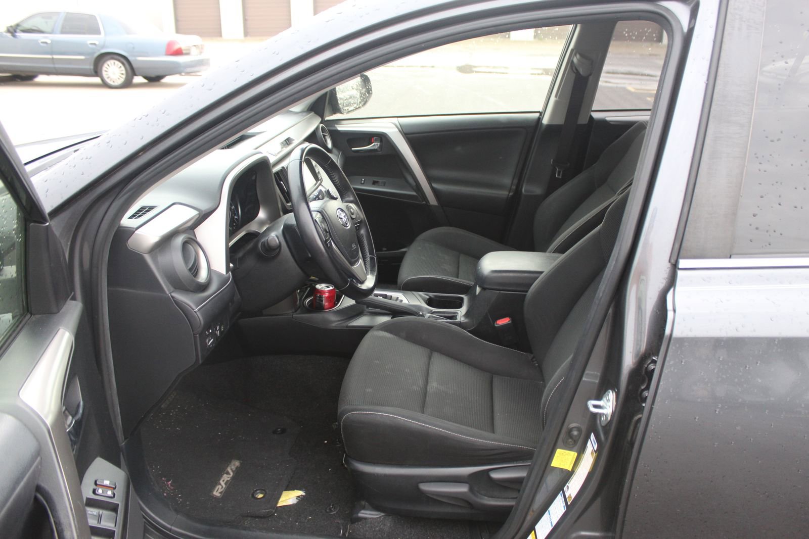 Used 2017 Toyota RAV4 XLE AWD/4WD image 9