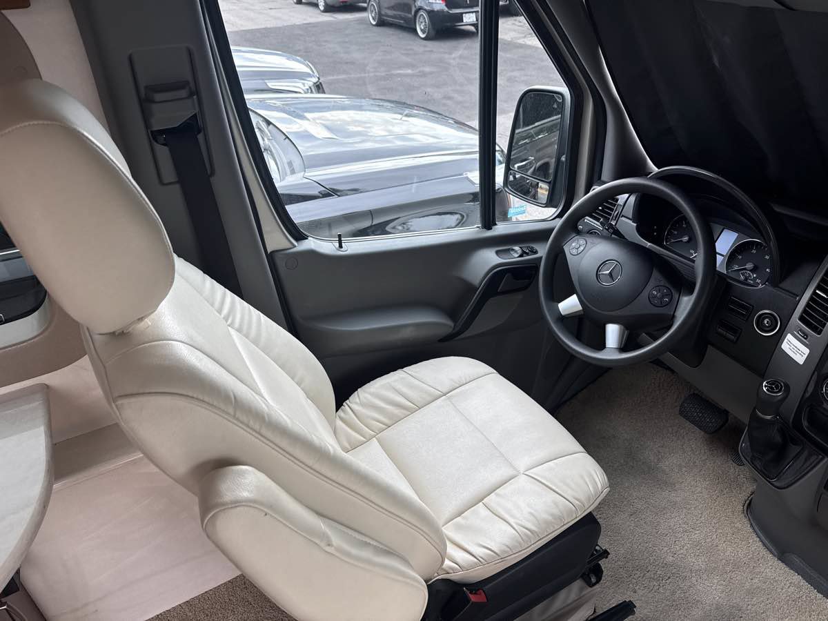 Used 2017 Mercedes-Benz Sprinter 3500 image 6