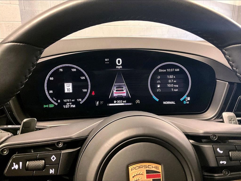 Certified 2025 Porsche Cayenne Coupe AWD/4WD image 25