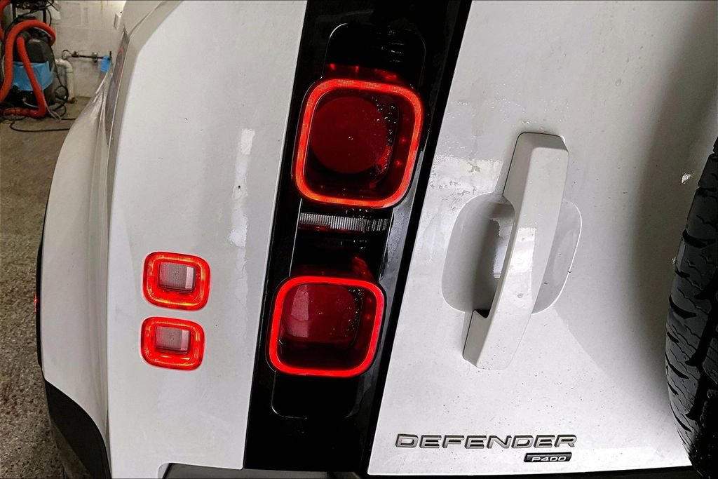 Used 2021 Land Rover Defender 110 X-Dynamic HSE image 23