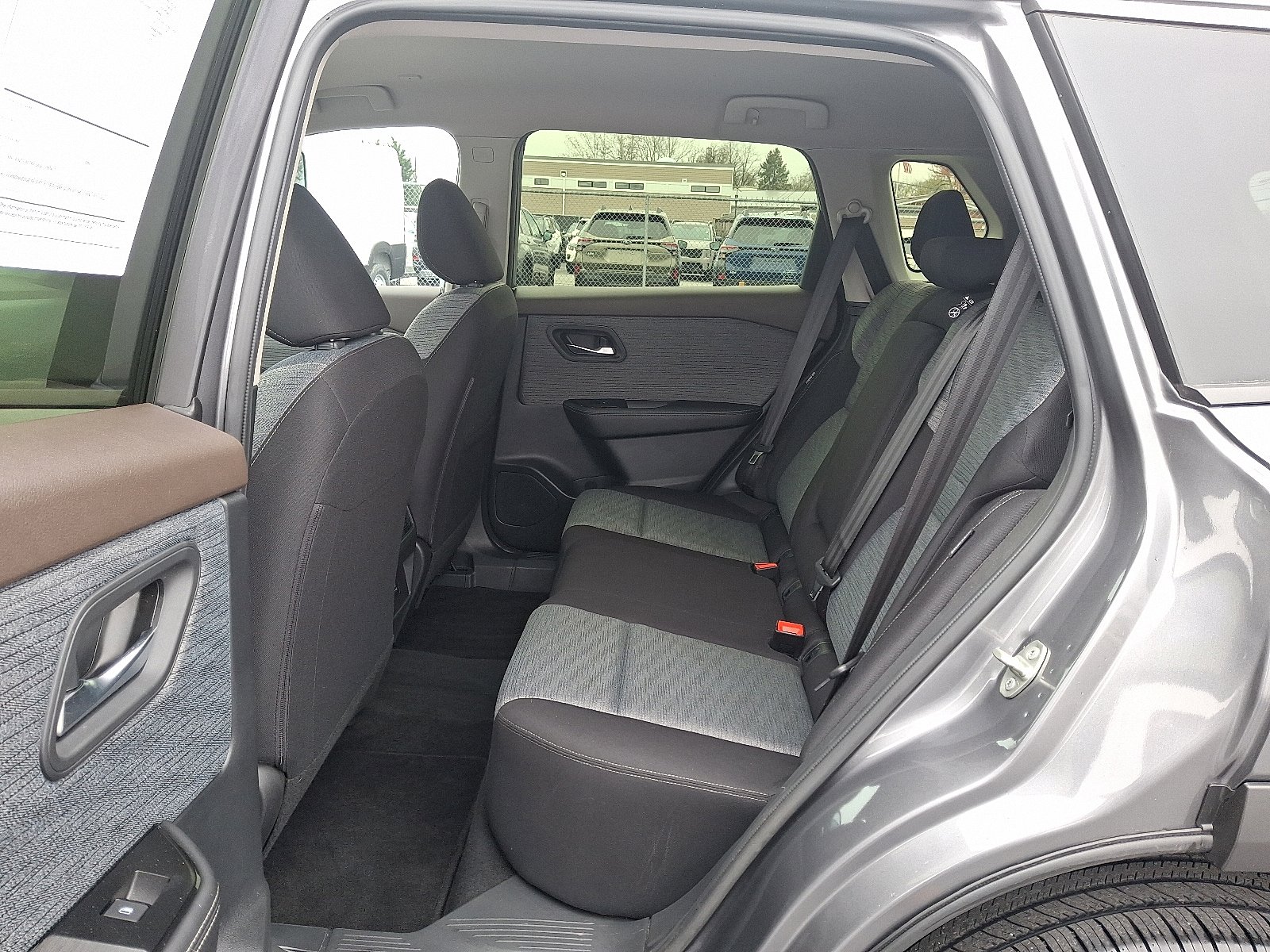 Used 2023 Nissan Rogue SV AWD/4WD image 11
