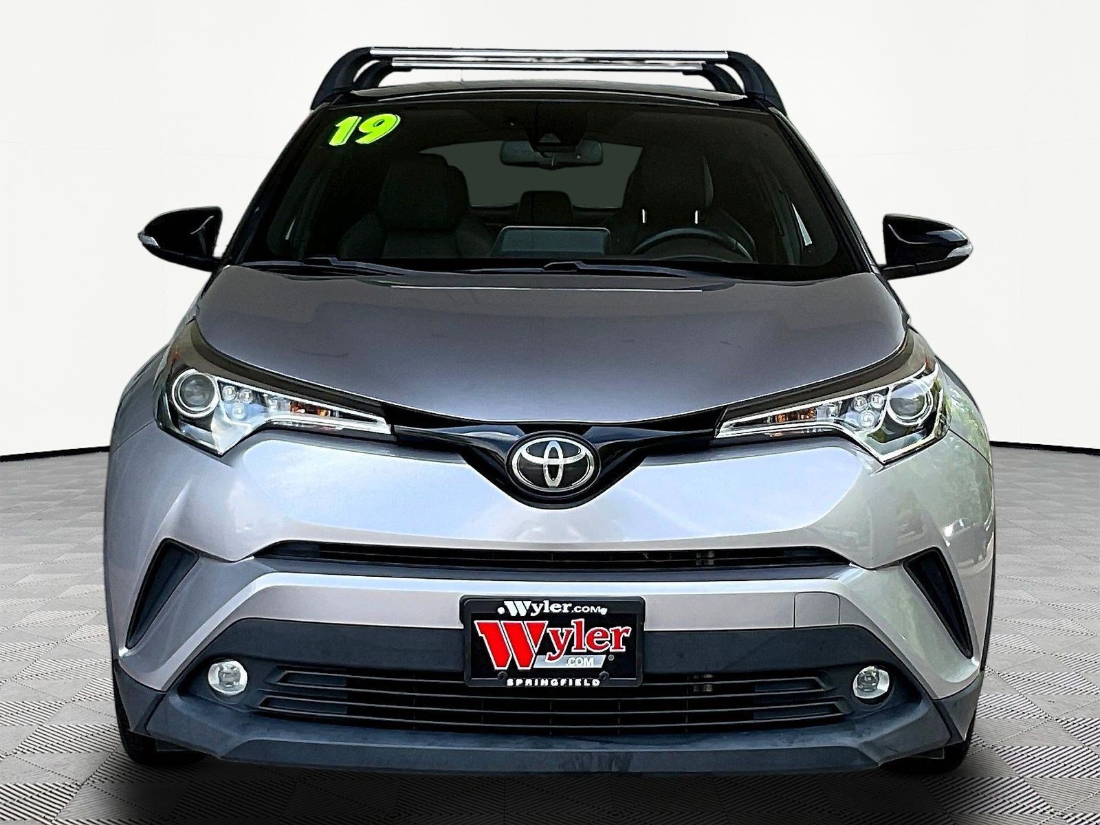 Used 2019 Toyota C-HR Limited FWD image 2