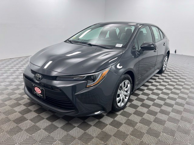 Used 2023 Toyota Corolla LE FWD image 2