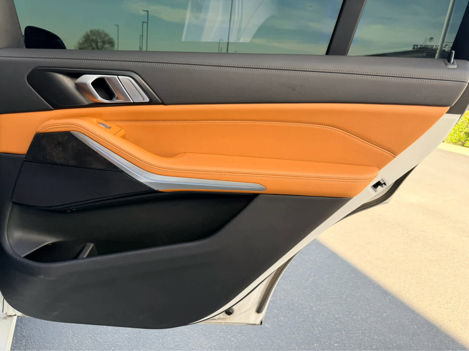 Used 2023 BMW X7 xDrive40i w/ Parking Assistance Package image 22