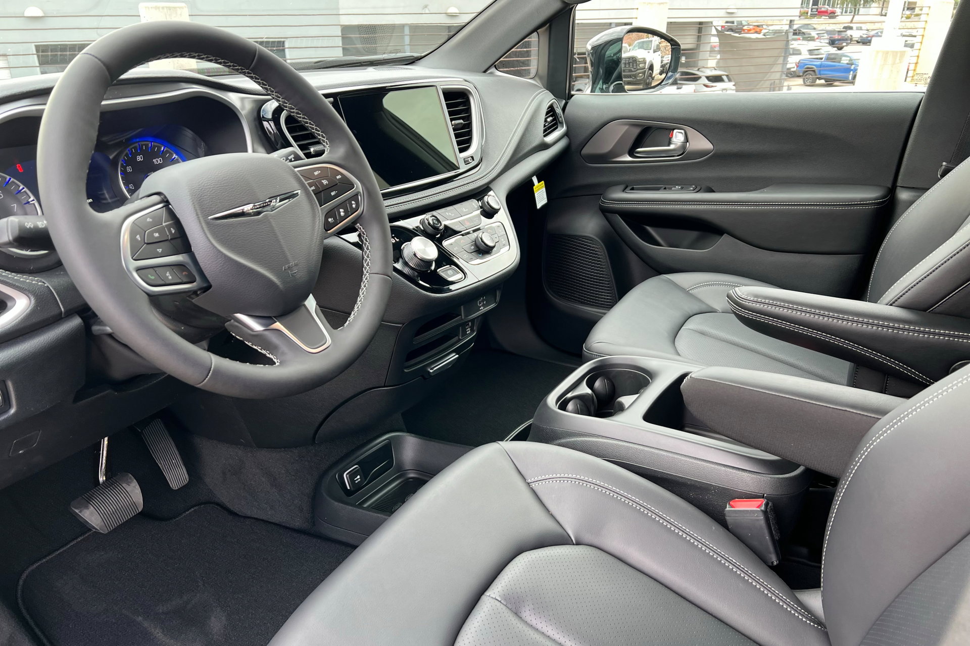 New 2026 Chrysler Pacifica Select FWD image 15