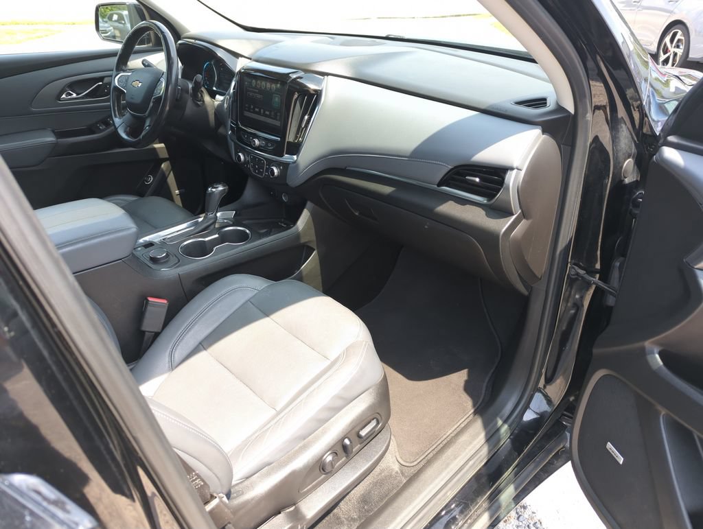 Used 2019 Chevrolet Traverse Premier w/ Driver Confidence II Package FWD image 41