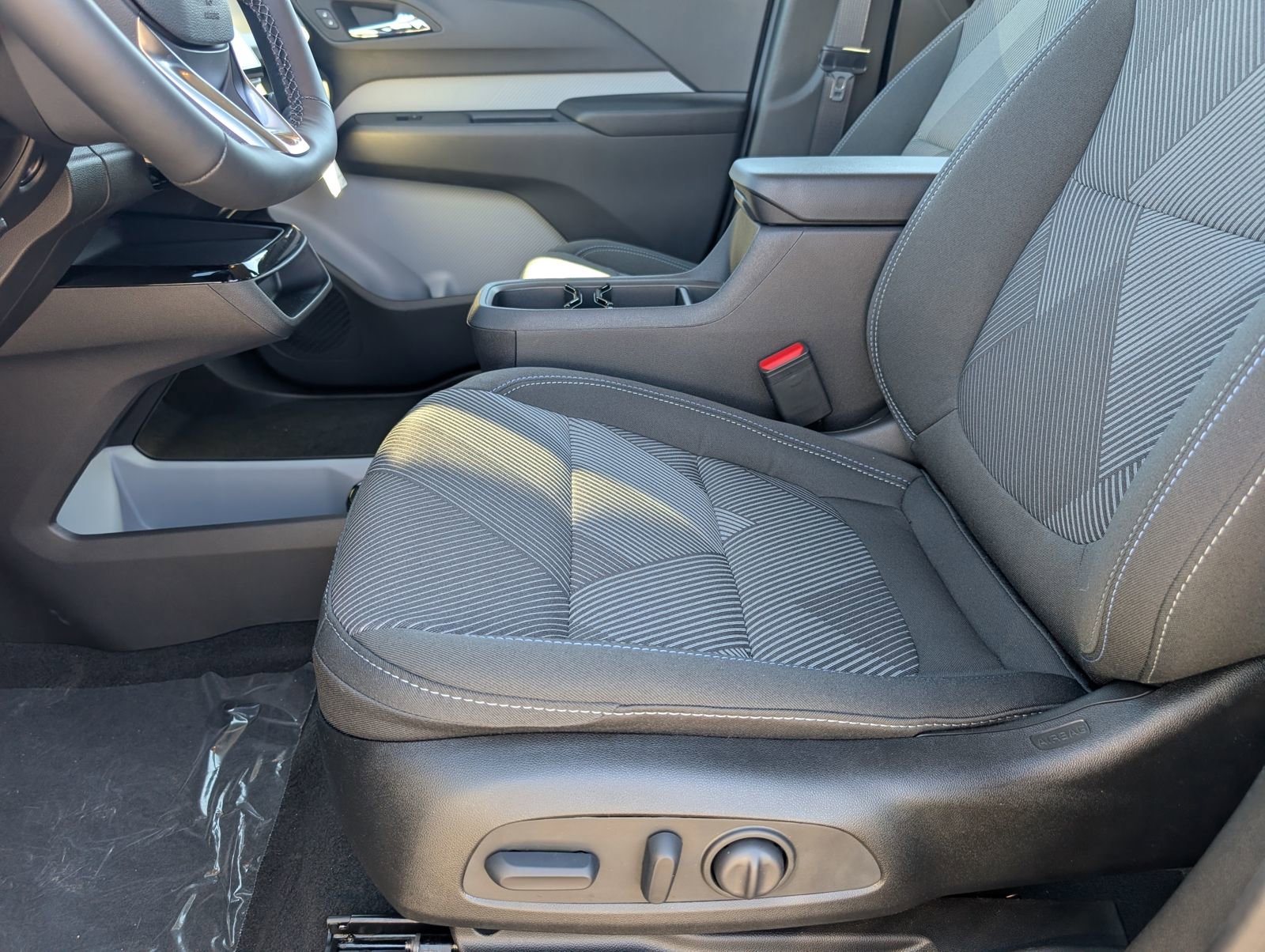 New 2027 Chevrolet Bolt LT w/ Comfort Package image 6