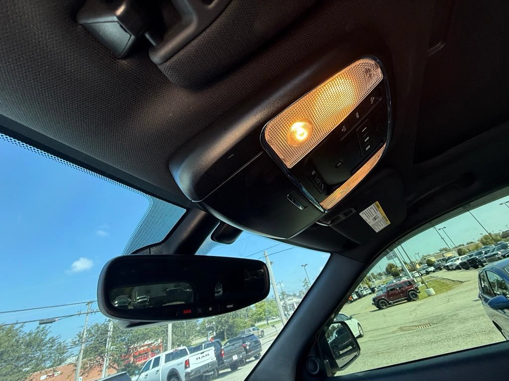 Used 2019 Dodge Durango R/T w/ Blacktop Package AWD/4WD image 22