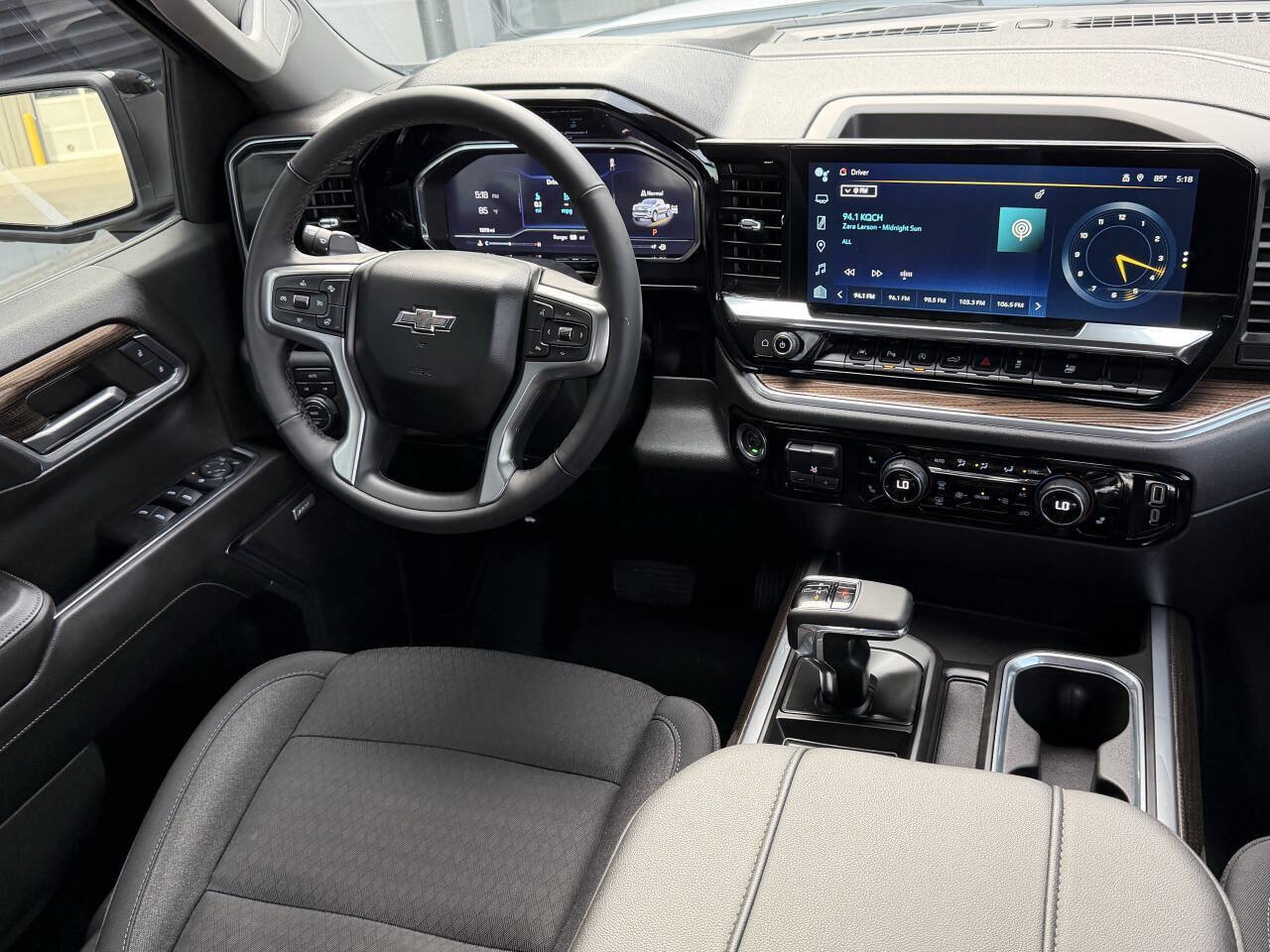 Used 2024 Chevrolet Silverado 1500 RST w/ Rally Edition AWD/4WD image 23