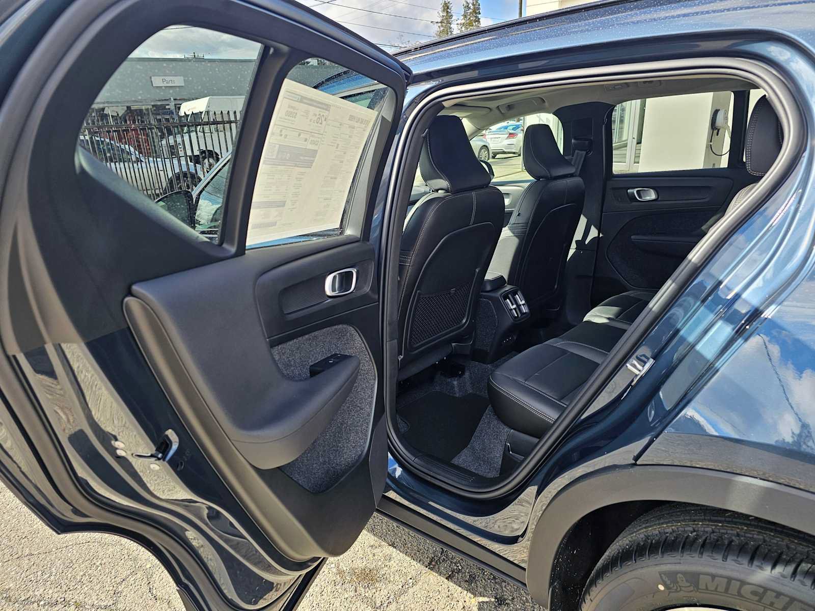 New 2026 Volvo XC40 B5 Core w/ Climate Package AWD/4WD image 18