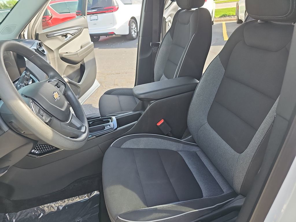 Used 2025 Chevrolet TrailBlazer LT AWD/4WD image 14
