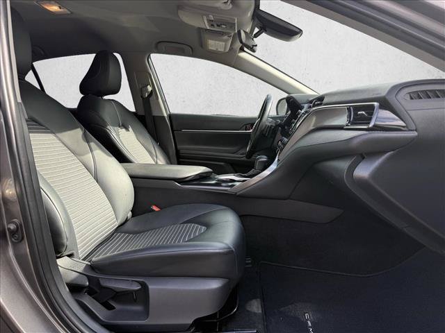Used 2020 Toyota Camry SE w/ Carpet Mat Package FWD image 18