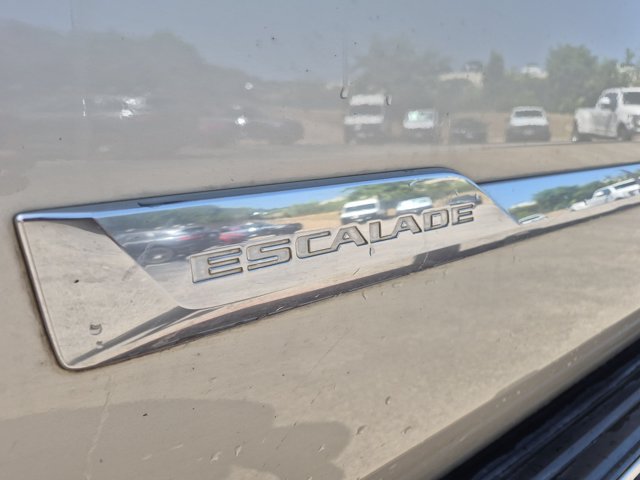Used 2017 Cadillac Escalade Luxury RWD image 12