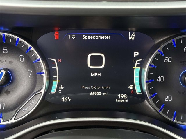 Used 2024 Chrysler Pacifica Touring-L image 25