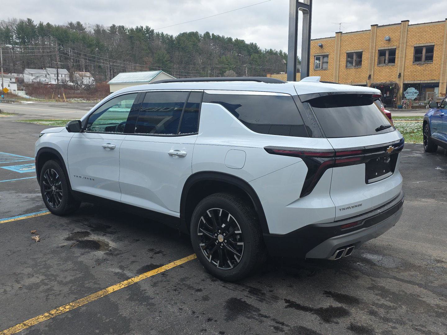 New 2026 Chevrolet Traverse LT w/ Sun and Wheel Package image 5