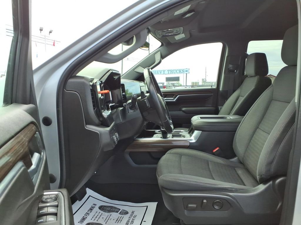 Used 2022 Chevrolet Silverado 1500 RST w/ Convenience Package II AWD/4WD image 18