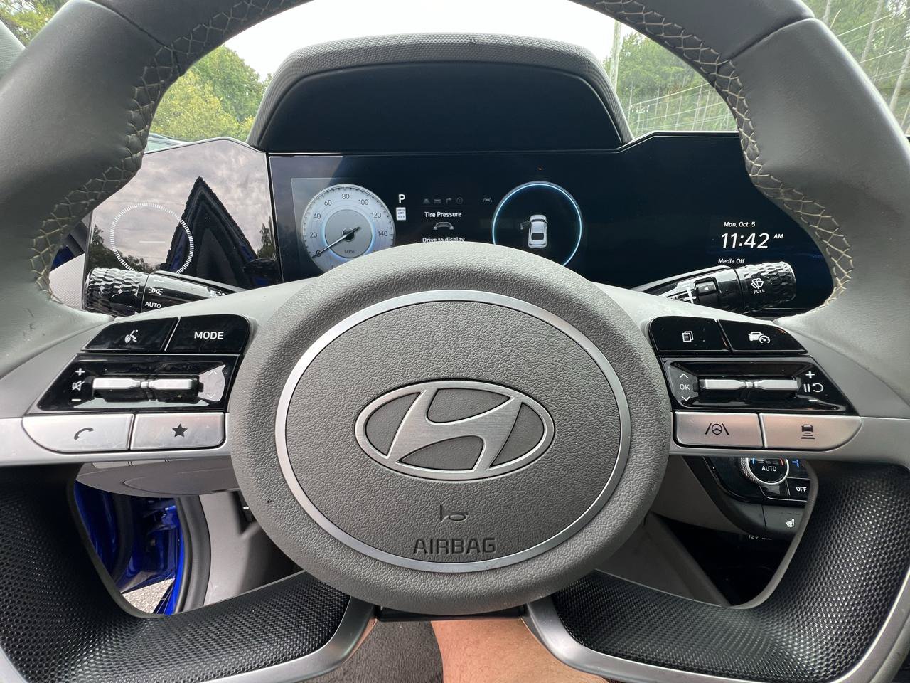 Used 2024 Hyundai Elantra SEL w/ Convenience Package FWD image 13