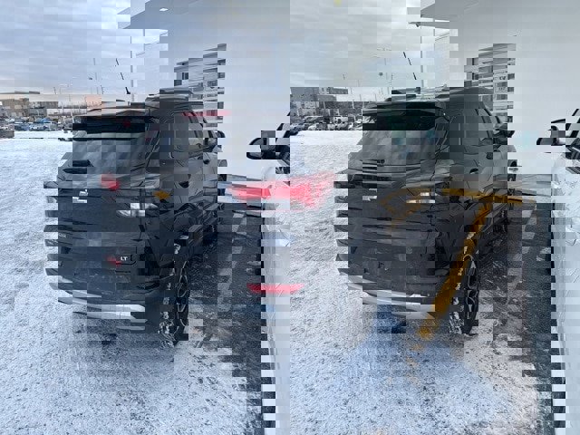 Used 2025 Chevrolet TrailBlazer LT w/ Driver Confidence Package image 5