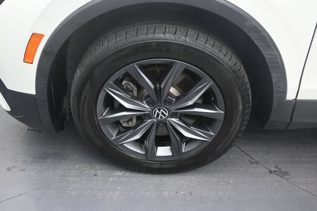 Used 2023 Volkswagen Tiguan SE FWD image 9