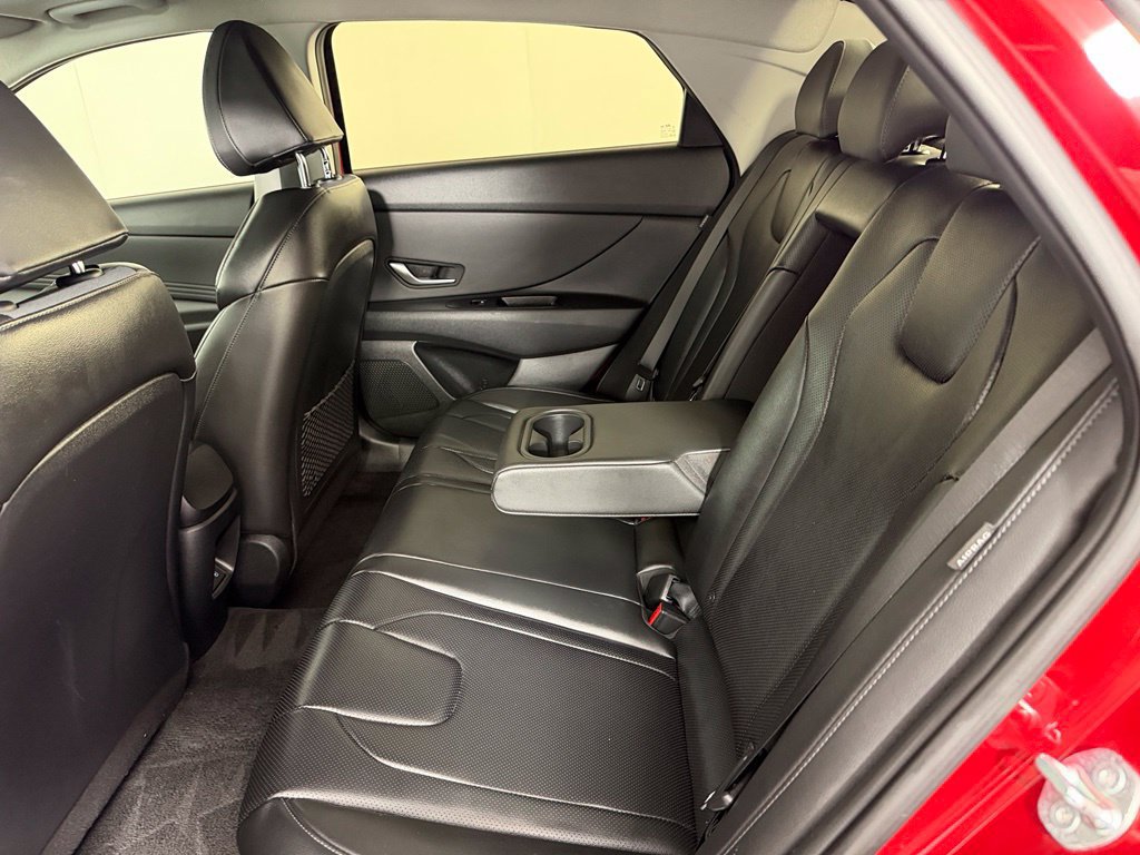 Used 2025 Hyundai Elantra Limited FWD image 18
