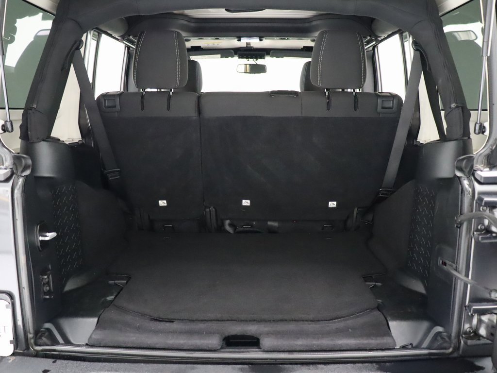 Used 2018 Jeep Wrangler Unlimited Sahara image 25