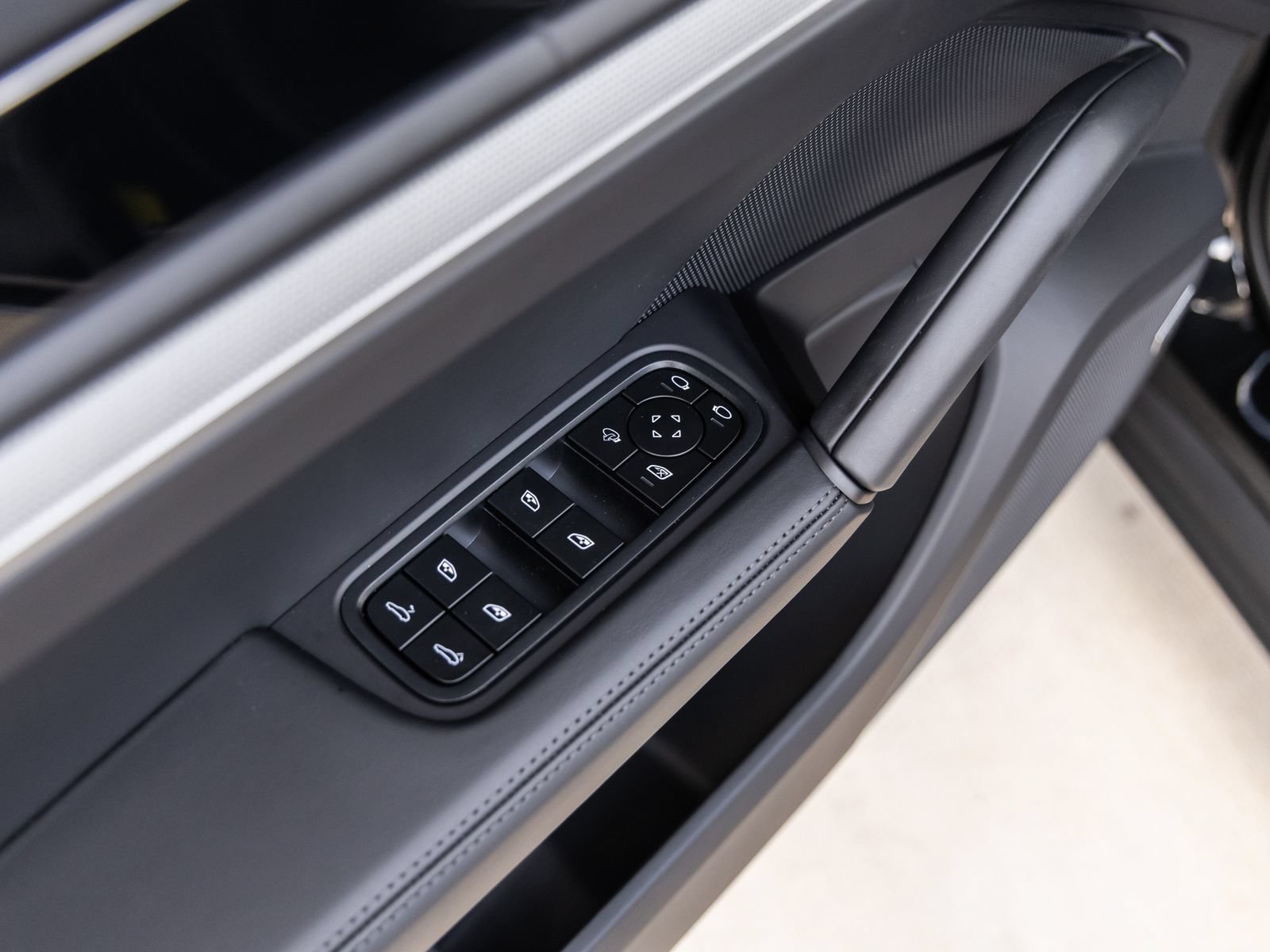 New 2026 Porsche Cayenne S AWD/4WD image 24