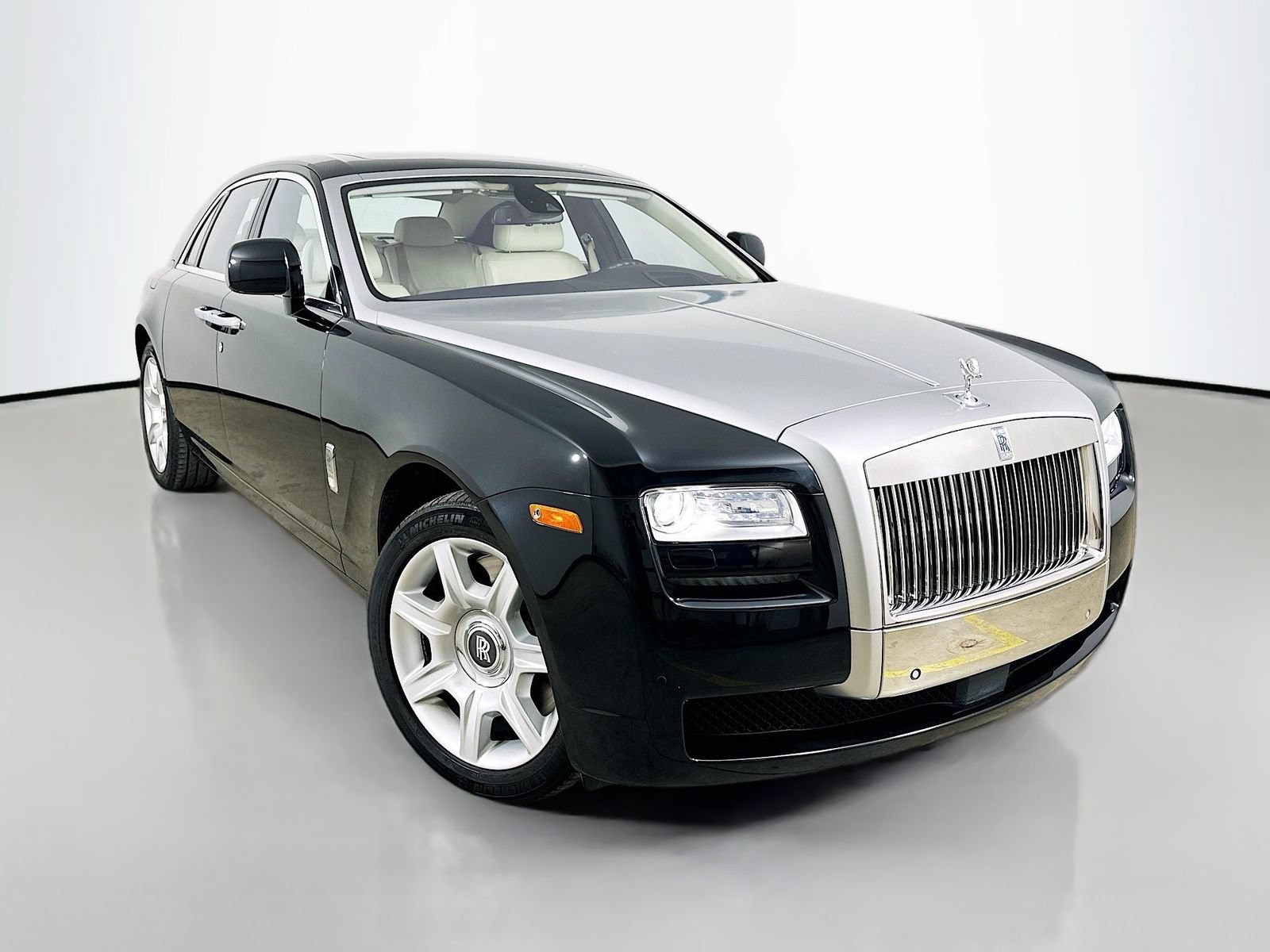 Used 2010 Rolls-Royce Ghost RWD image 3