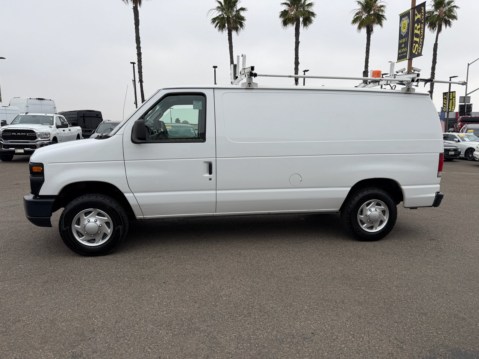 Used 2014 Ford E-150 and Econoline 150 w/ Power Group RWD image 6