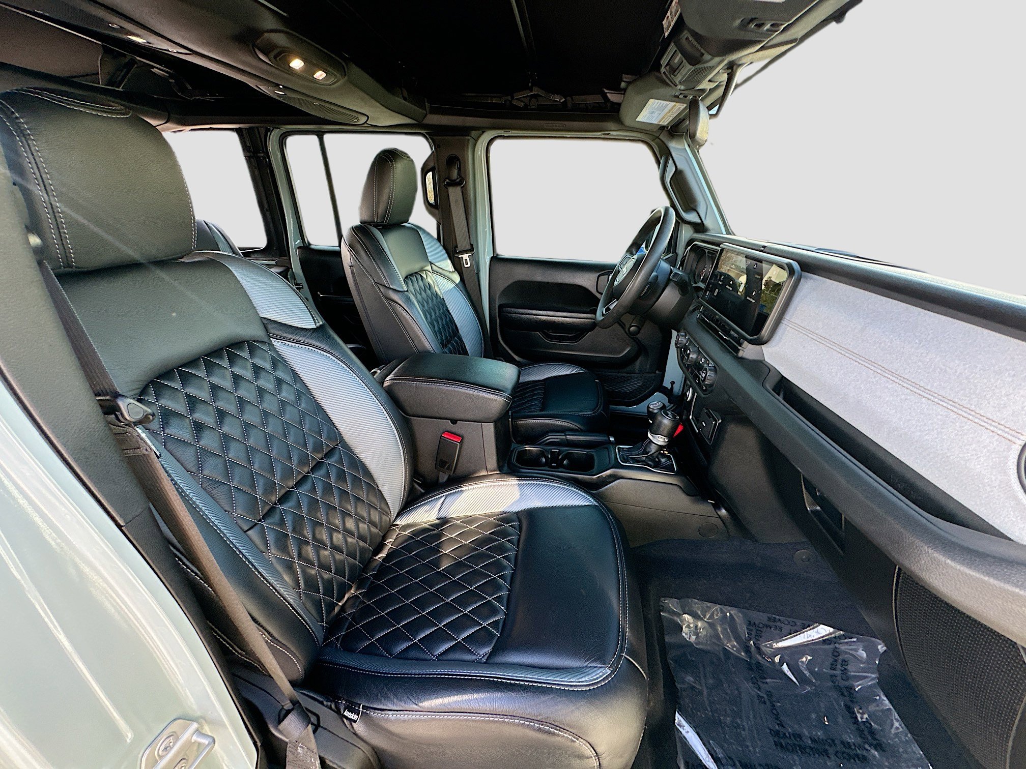 Used 2024 Jeep Wrangler Sport image 32