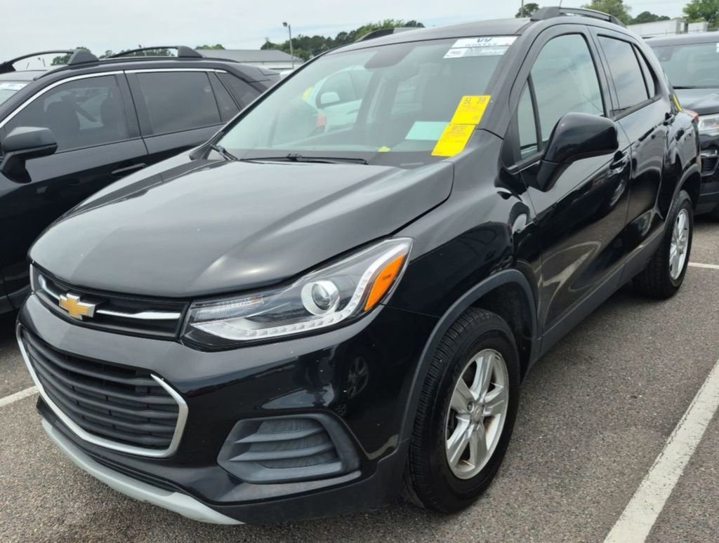 Used 2022 Chevrolet Trax LT w/ Driver Confidence Package AWD/4WD image 2
