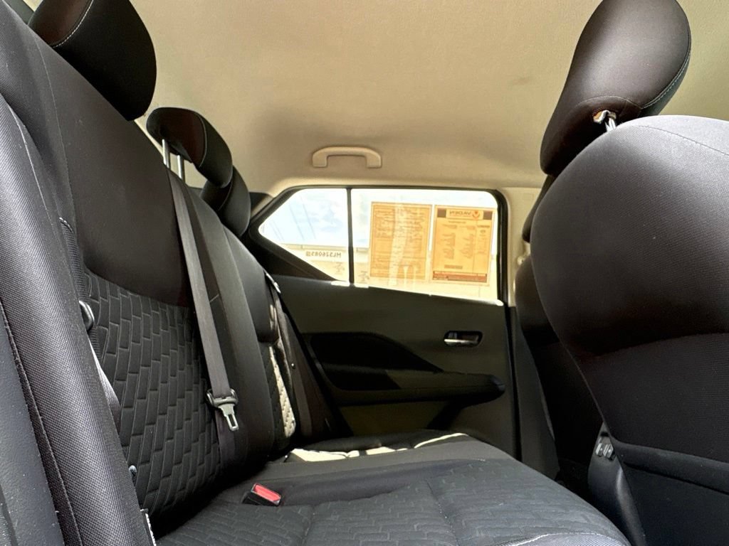 Used 2021 Nissan Kicks SV w/ Exterior Package FWD image 21