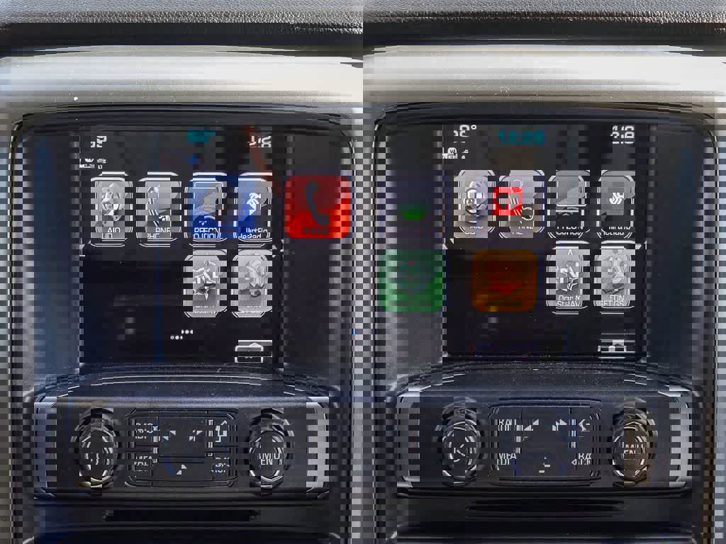 Used 2018 Chevrolet Silverado 1500 LT w/ All Star Edition image 13