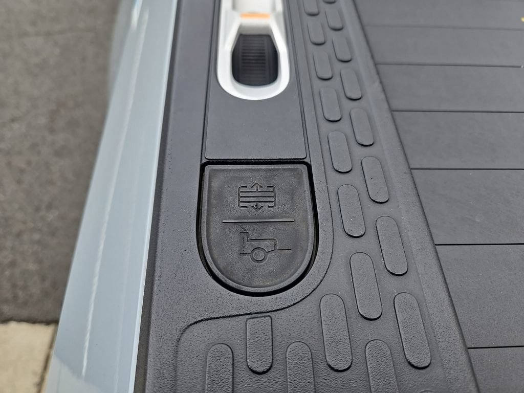 Used 2025 Rivian R1T Adventure AWD/4WD image 49