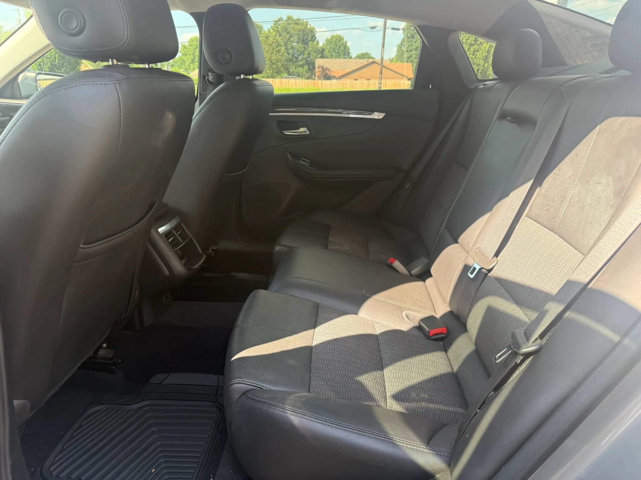 Used 2019 Chevrolet Impala LT FWD image 15