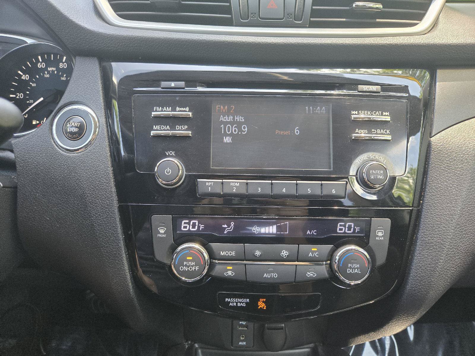 Used 2015 Nissan Rogue SV w/ SV Moonroof Package FWD image 18