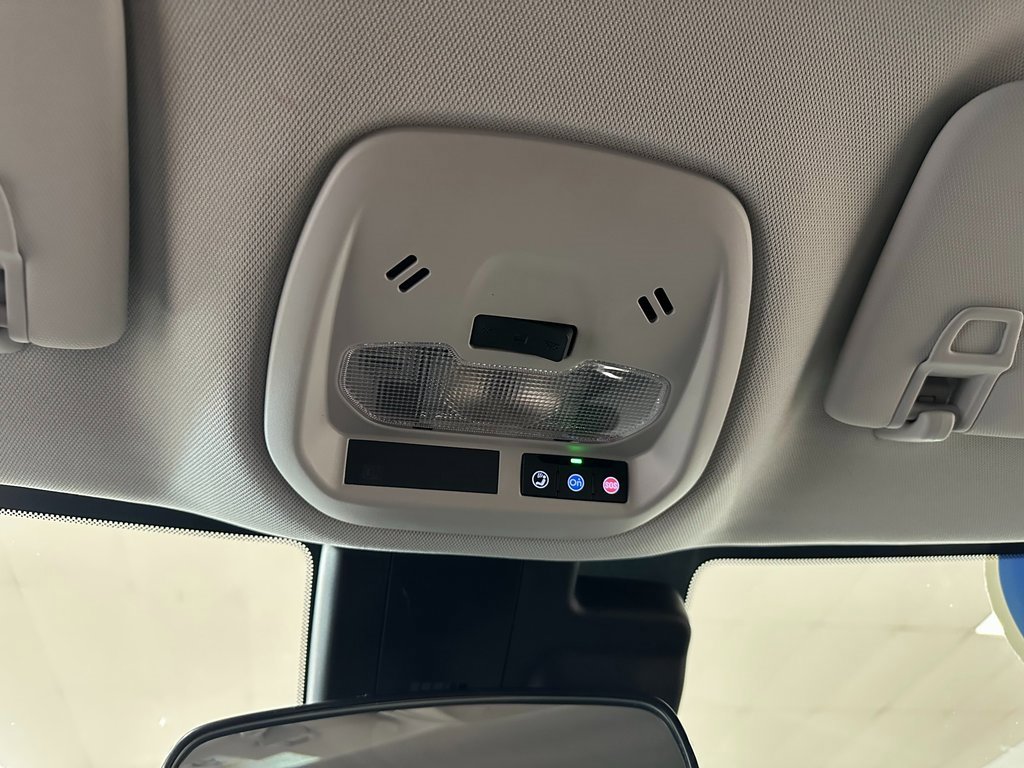 Used 2024 Chevrolet Trax LT image 30