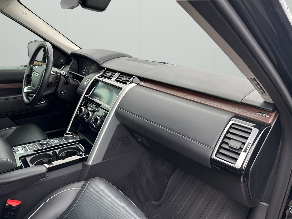 Used 2020 Land Rover Discovery HSE Luxury image 12