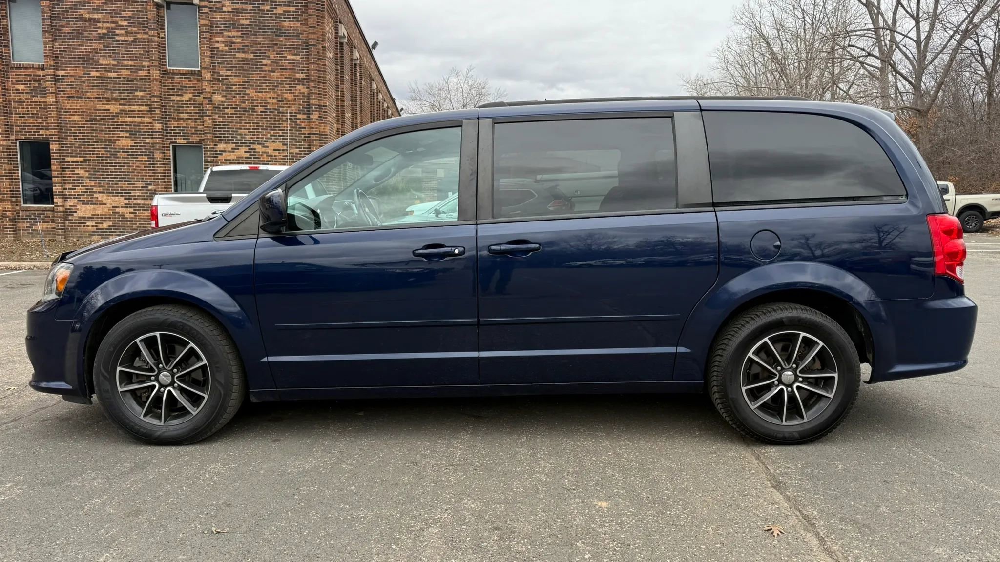Used 2017 Dodge Grand Caravan GT image 5