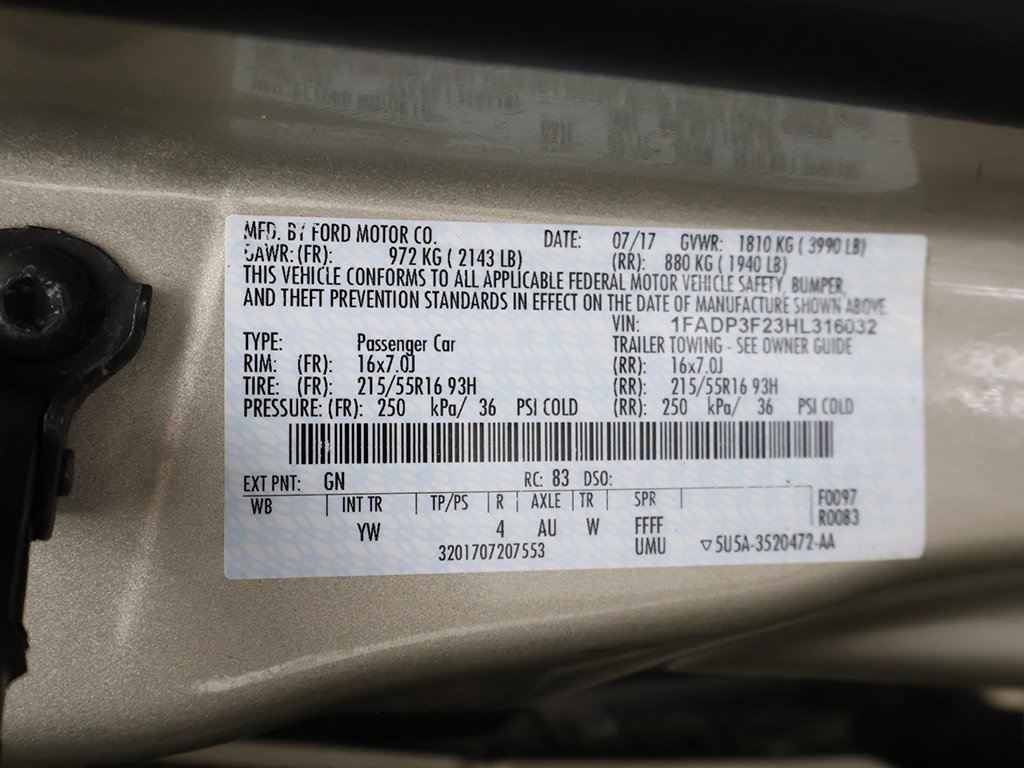 Used 2017 Ford Focus SE image 40