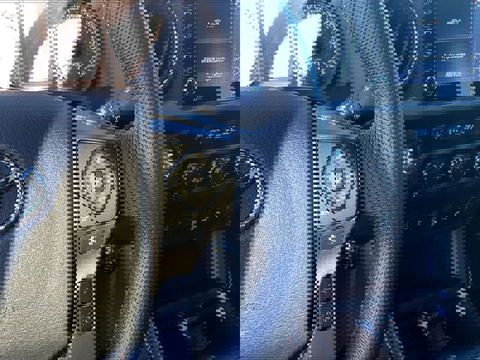 Used 2022 Toyota Tacoma TRD Off-Road w/ TRD Premium Off Road Package image 21