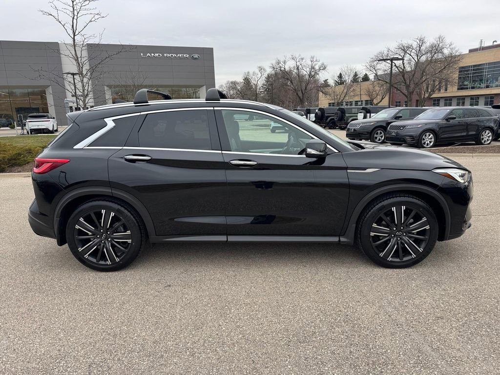 Used 2021 INFINITI QX50 Luxe w/ Appearance Package AWD/4WD image 2