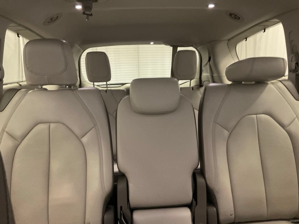Used 2017 Chrysler Pacifica Touring-L Plus FWD image 30