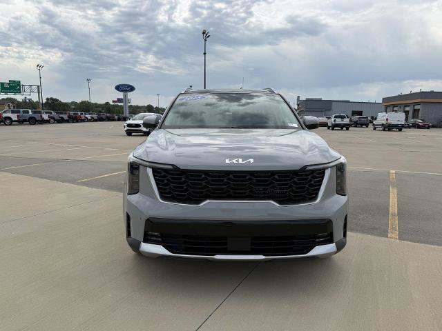 Used 2025 Kia Sorento EX w/ Panoramic Sunroof Package FWD image 3